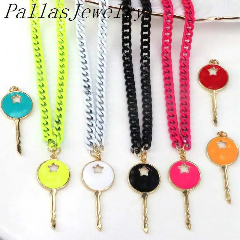 5 piezas de joyería, collar de encanto en forma de llave de esmalte colorido, collares de cadena esmaltados