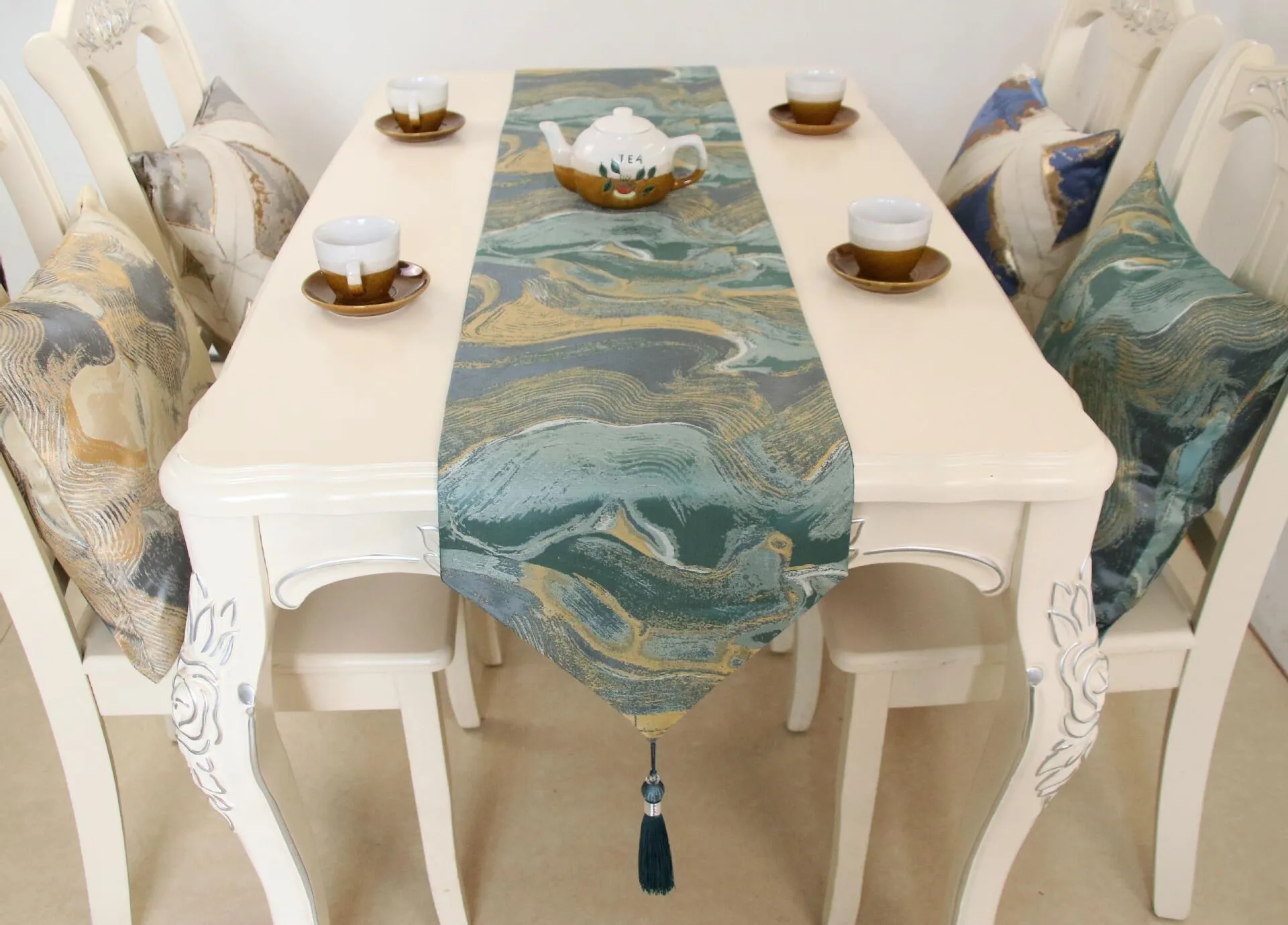 Нордическая таблица роскошные чернила рендеринг рендеринг кисточка Жаккард -стол с покрытием чайный стол