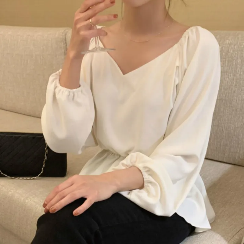 Ezgaga Women Shirts Spring New Fashion V-Neck Simple Long Sleeve Korean Chic Ruched Loose Slim Waist Ruffles Elegant Tops Female 210430