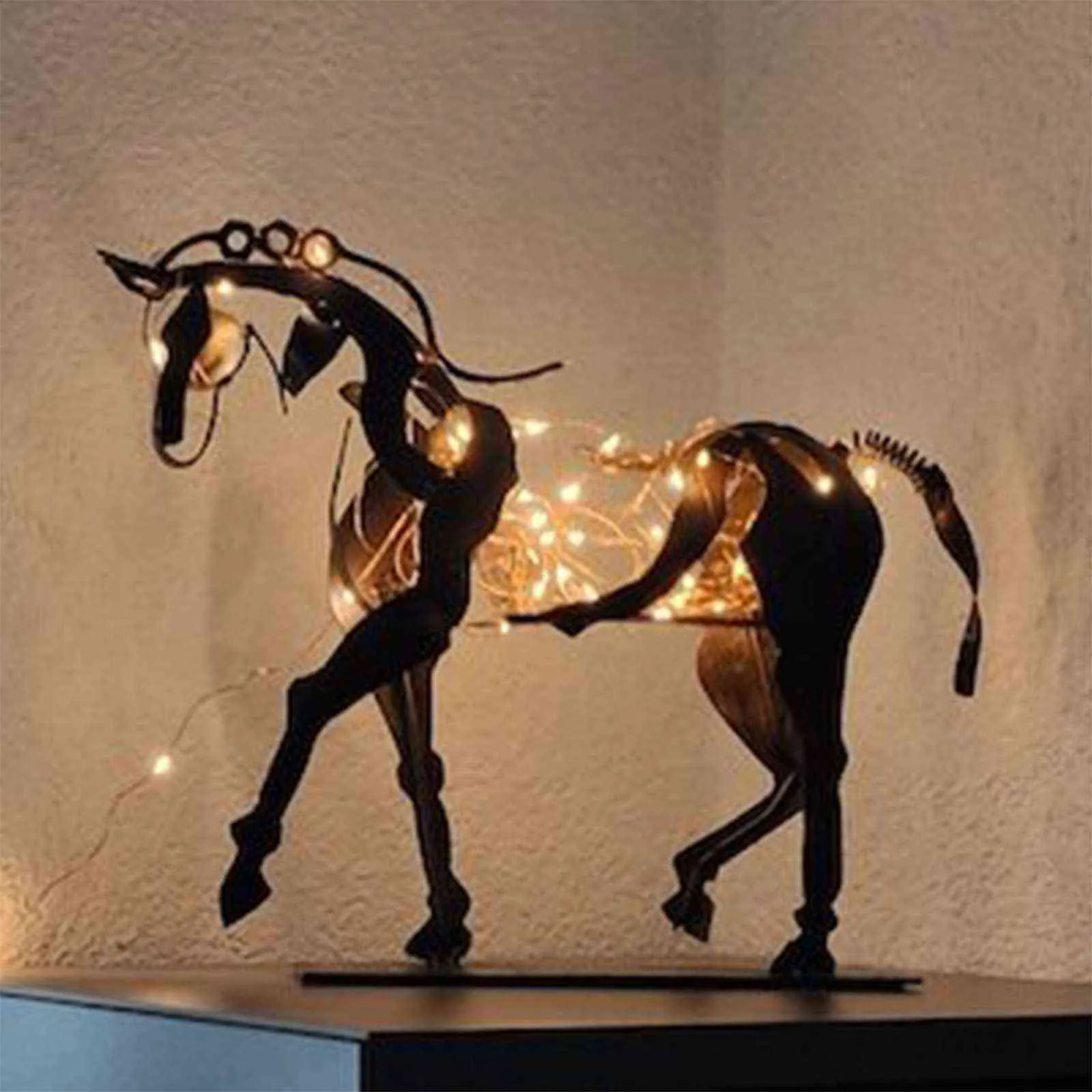 Décor à la maison en métal tridimensionnel ajouré Adonis-cheval Sculpture cheval Sculpture-adonis bureau ornements décoratifs 211101