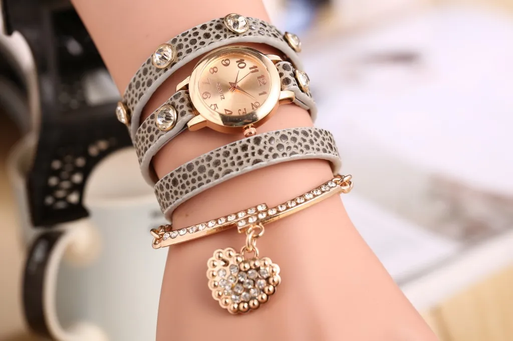 2018 New Fashion Women Dress Watches Leather Strap Watch Ladies Quartz women long chain luxury vintage wristwatch276u