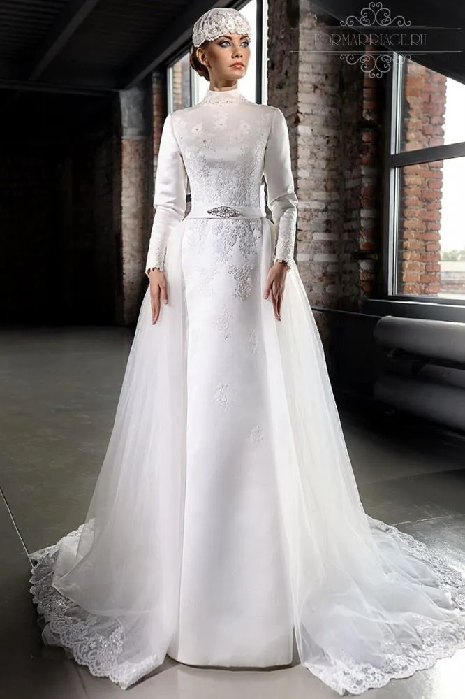 Modest Muslim Wedding Dresses with Overskirts Exquisite High Neck Lace Applique Arabic Bridal Wedding Gowns Covered Button Long Sleeve