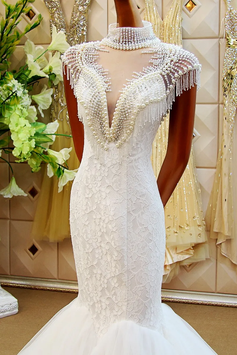 Perles de luxe Robes de mariée Sirène Haute Cou avec la dentelle de perles Romantique Wedding Robes de mariée Train de cour arrière Voir à travers une robe de mariée