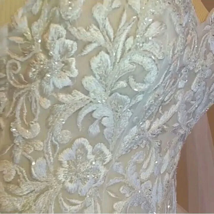 Oriente Médio 2015 Vestidos de Casamento vestido de Baile Luxo Bordado Frisado Tule Borbulhado Tribunal Trem Vestidos de Noiva