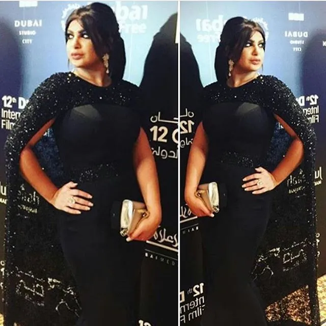 Black Evening celebridade vestidos Nancy Ajram 2016 com Bling Lace Cape Médio Oriente Red Tapete Vestidos de Formatura