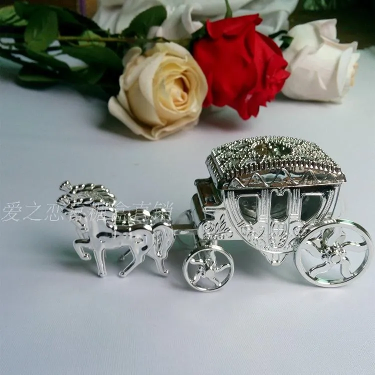  European Styles Romantic Wedding Candy Chocolate Boxes golden Carriage Candy Bags Wedding gift Holder Favor 