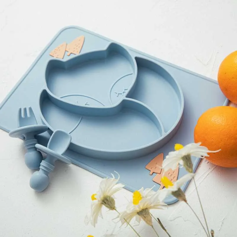 1 세트 아기 실리콘 플레이트 유아 그릇 숟가락 만화 실리카 젤 플레이트 어린이 저녁 식사 식품 학년 요리 211026