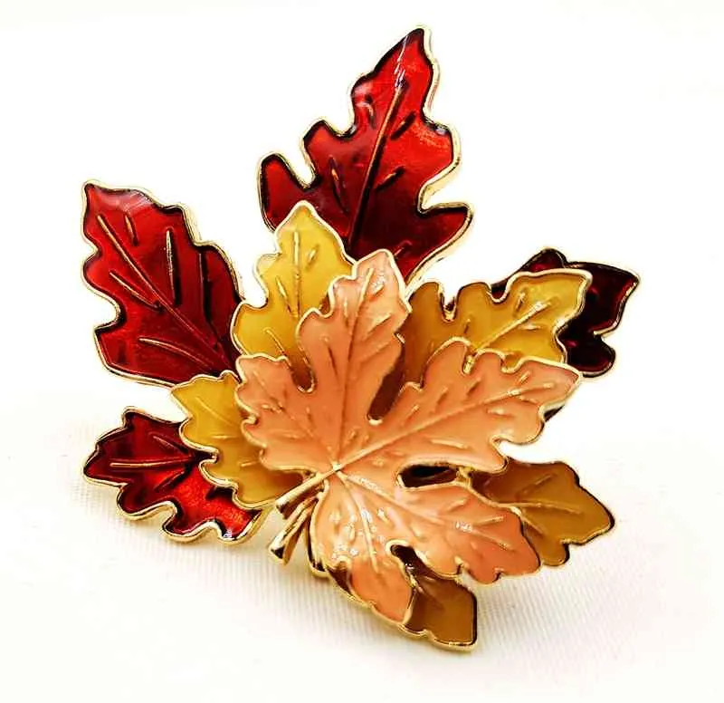 Retro Stijl Geel Rood Oranje Trio Sugar Canadese Maple Blad Broach Pins voor Vrouwen Fall Autumn Sweater Coat Pak Jurk Accessoire