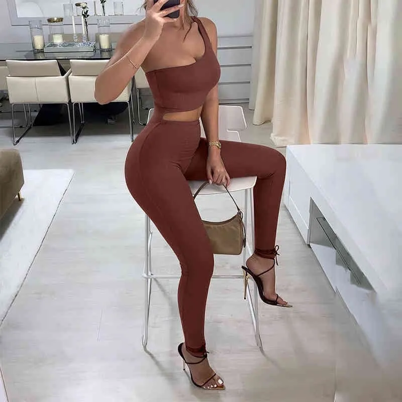 Sexy Slant Shoulder Cut Out Jumpsuits Vrouwen Mouwloze Solid Bodycon Trainingspak Wijnrode Skinny Romper Zomer Sportieve Outfits 210517