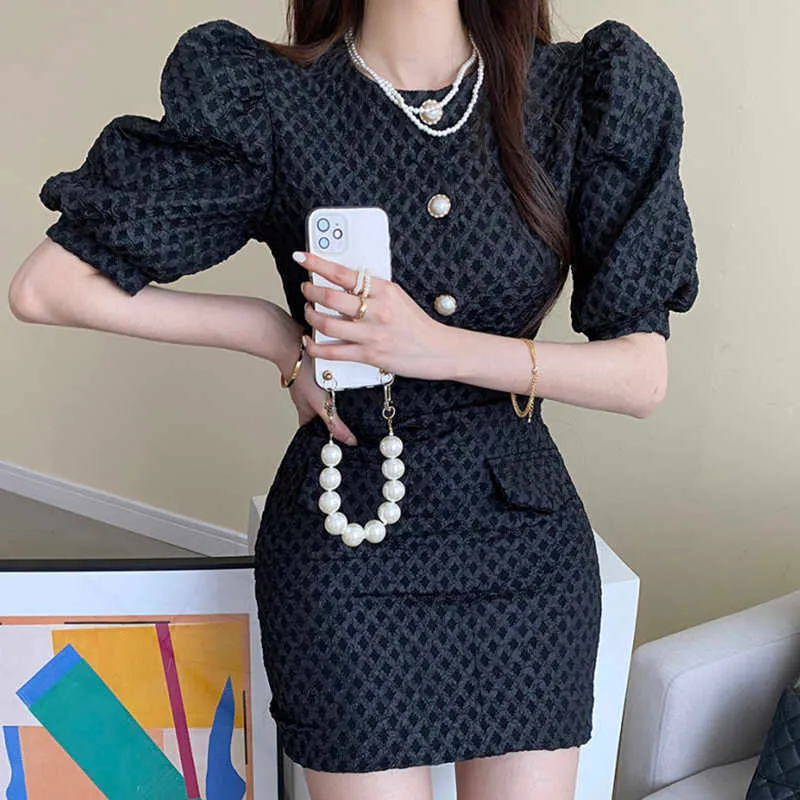 Korejpaa Dames Sets Zomer Koreaanse Chic Franse Rhombus Texture Pearl Button Losse Bladerdeeg Sleeve Shirt Hoge Taille Bag Heup Rok 210526