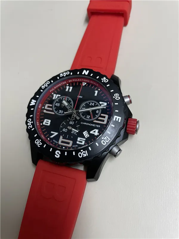 Nya ankomster Male Watch Quartz Stopwatch rostfritt stål Klockor Black Dial Man Chronograph Wristwatch 48mm gummiband 266-2287C