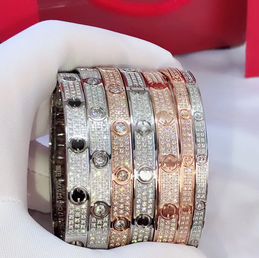 love series high quality European size Diamants Bangle manufacturers wholer 2022 new designer 18k brass gilded retro clas2505