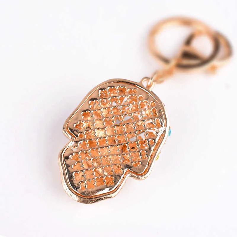 Mode crâne métal voiture porte-clés coloré cristal porte-clés porte-clés porte-clés accessoires femmes pendentif créatif cadeau bijoux G1019