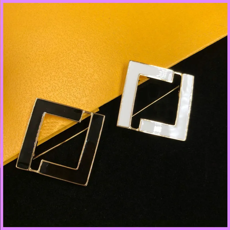 Fashion New Letters Brooch Women Mens Brooch Pins Luxury Designer Jewelry Ladies For Party Casual Broach High Quality D2111171F