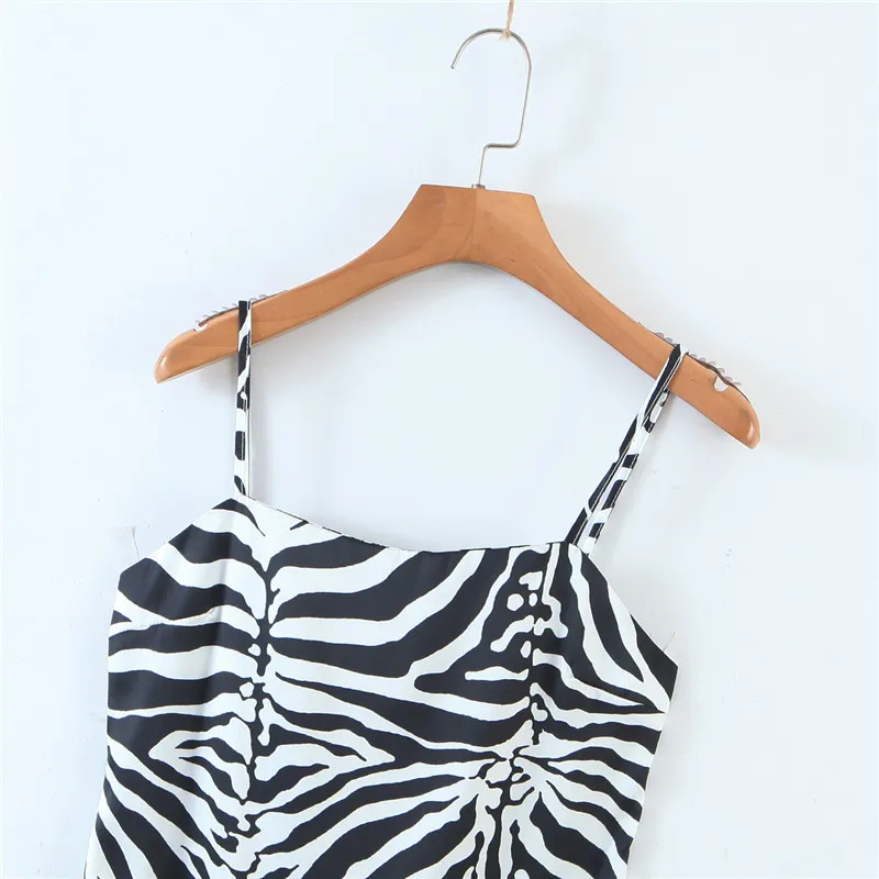 Summer Fashion All-Match Zebra Drukuj Sukienka Sukienka High Waist Slim Beach Torba Hip Krótki Mini Dla Kobiety 210514