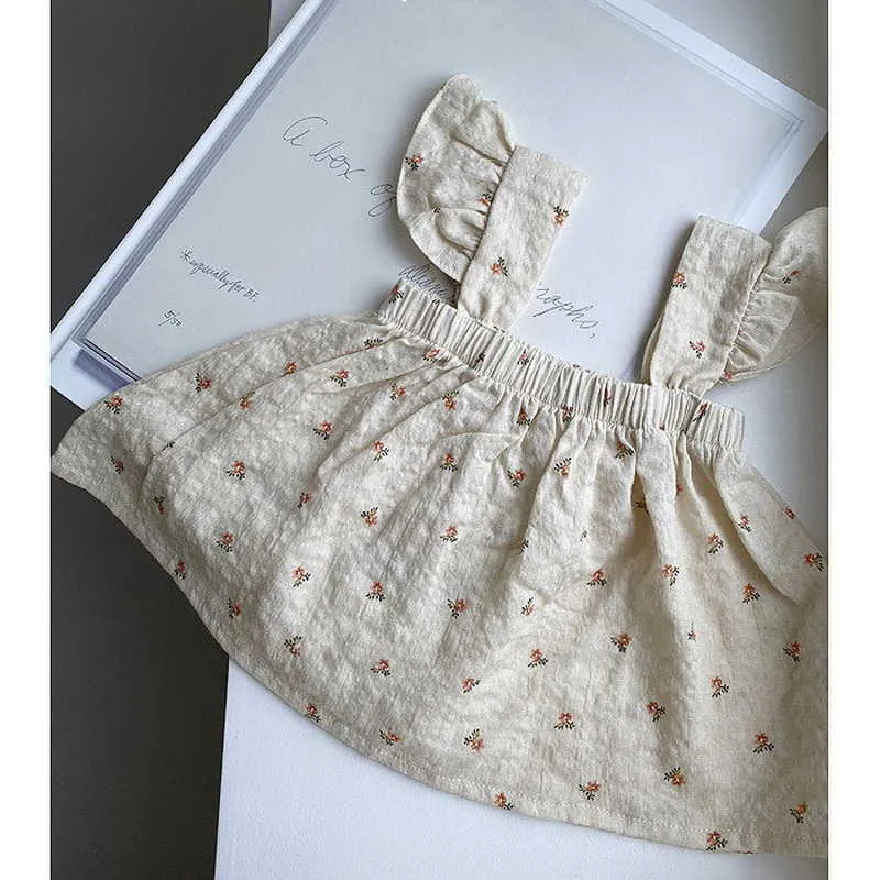 Koreansk stil sommar baby flickor klänning ruffles sling vit blommig prinsessa klänningar barn söta kläder e1077 210610
