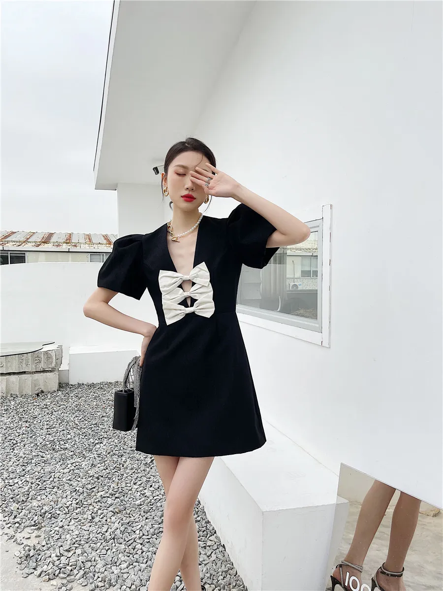 Puff Sleeve Vintage Sommerkleid Frauen Kurzer V-Ausschnitt Bogen Mini Eine Linie Damen Schwarz Little Korean Fashion 210427