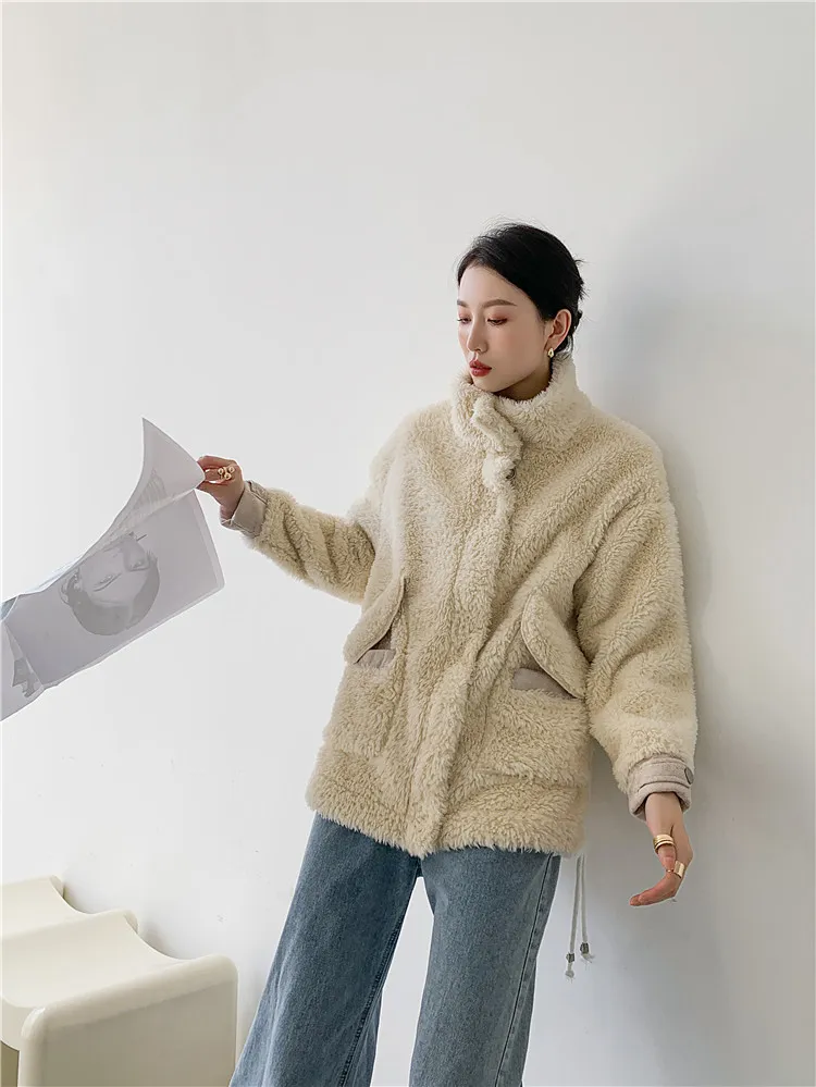 Bandage Winter Faux Furrockar och Jackor Kvinnor Beige Designer Lamm Coat Ry Ytterkläder Koreansk stil 210427