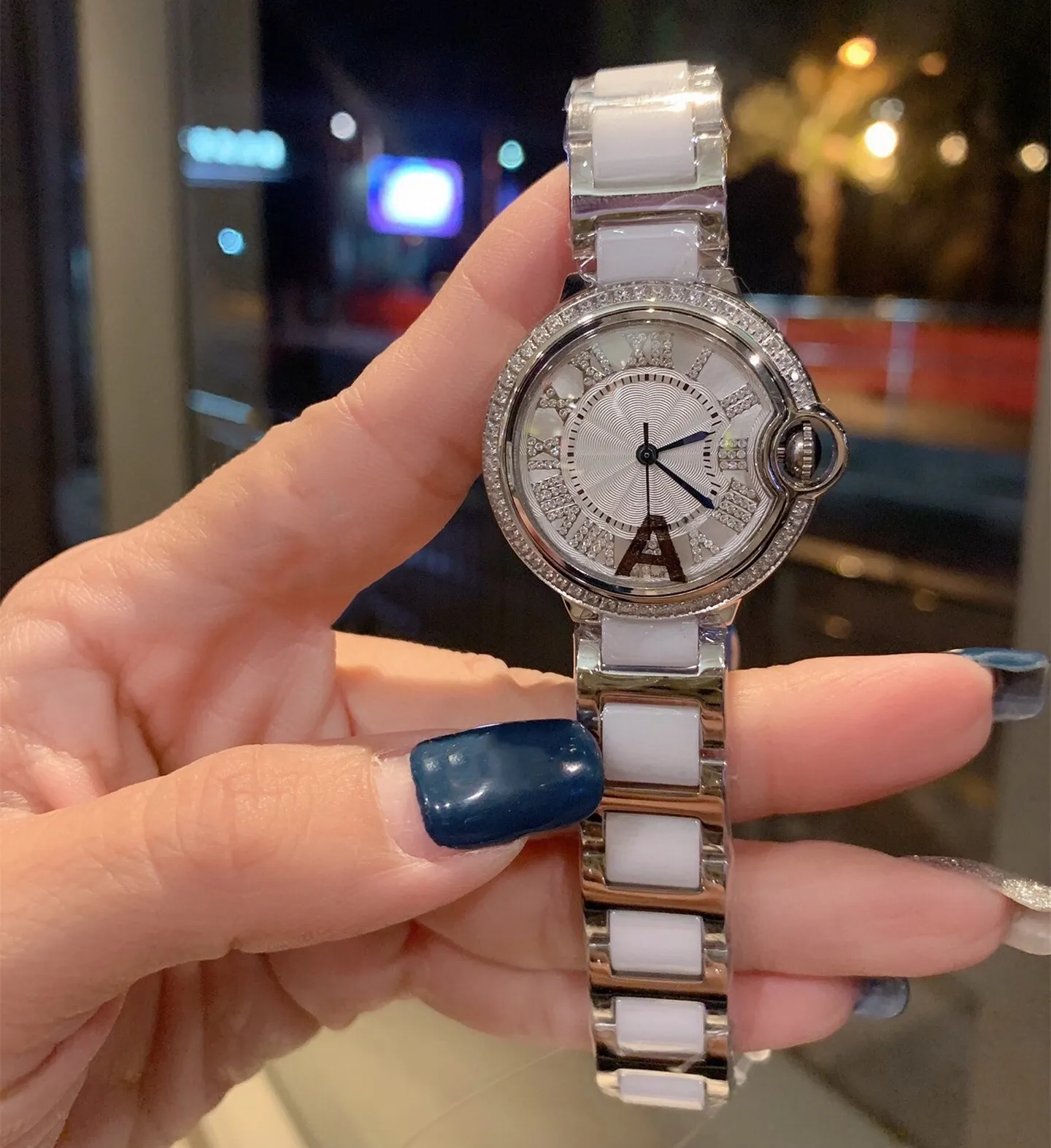 Yeni Moda Kadınlar Rhinestone Kuvars Saatı Paslanmaz Çelik Geometrik Seramik Saatler Bayanlar Roma Numarası Bilezik Saat 33mm