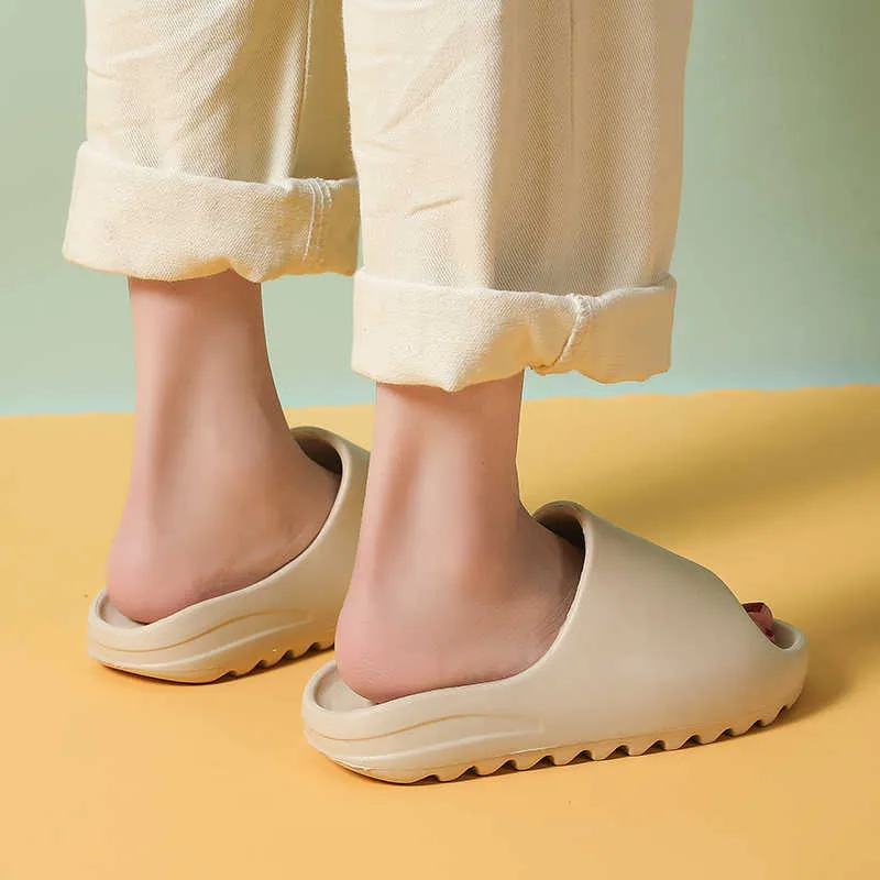 Summer Women Heel Tofflor Mode Tjock Serrated Sole Non-Slip Semester Ladies Sandaler Slides Inomhus Lovers Platform Shoes 210908