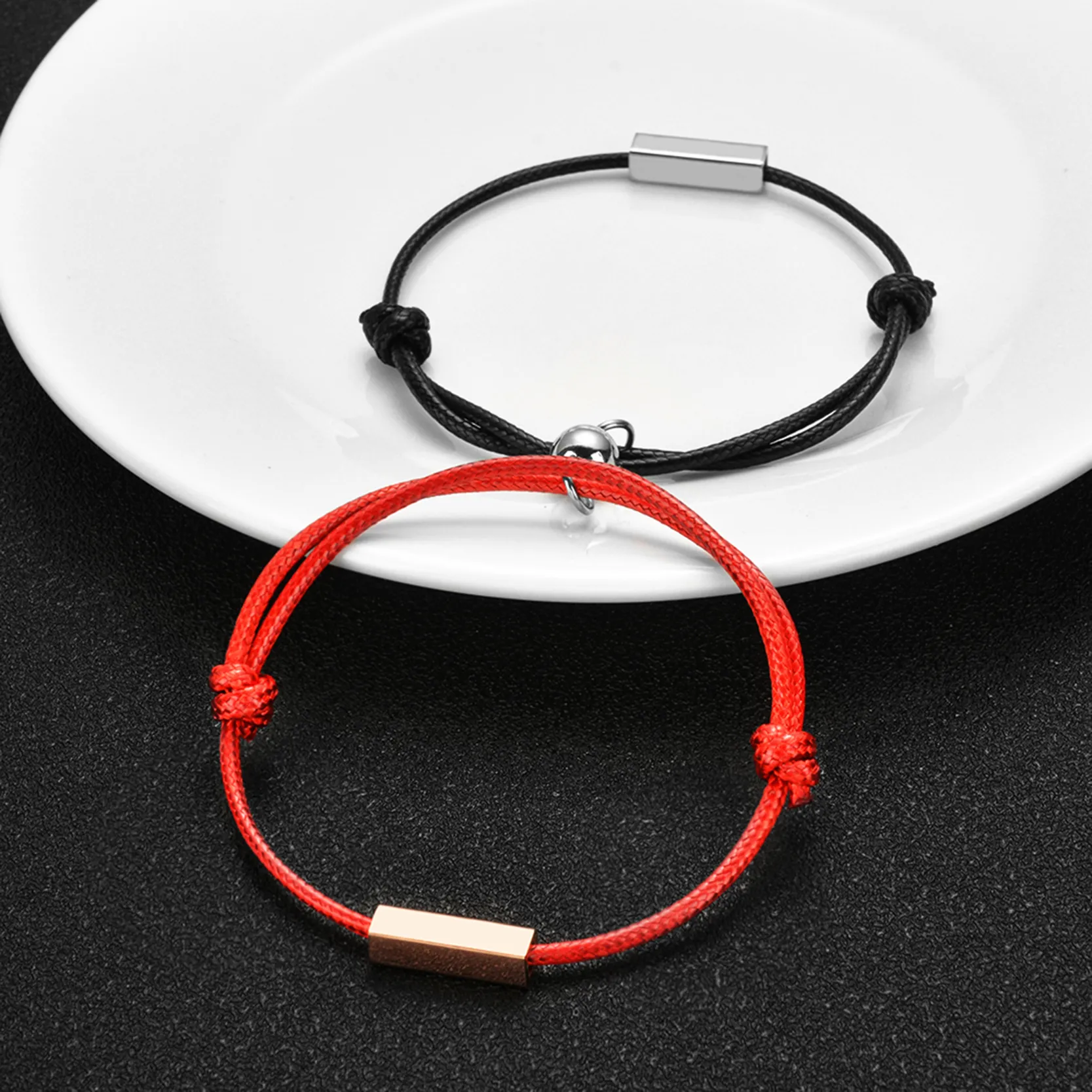 Personliga Par Armband Magnetiska Clasps Lås Key För Kvinnor Anpassad Namn Datum Friendship Smycken Gift / Set