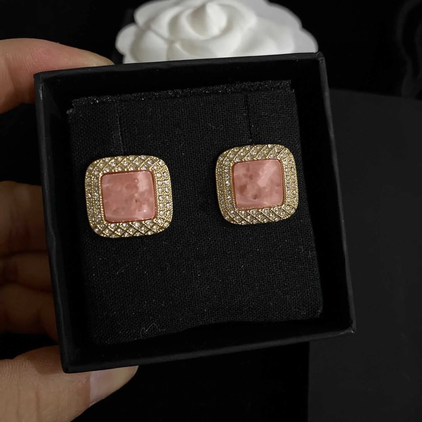 Top 2021 New Brand Fashion Jewelry For Women Pink Resin Design Party Light Gold Color C Name Stamp Crystal Stud Earrings2379228