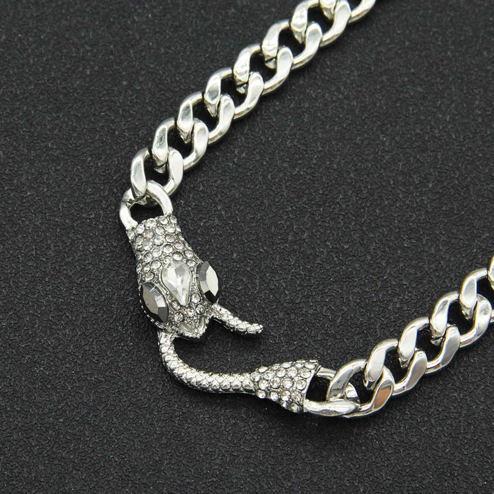 Strings ins style short cuban chain neck chain fashion design threedimensional diamond inlaid snakehead necklace jewelry