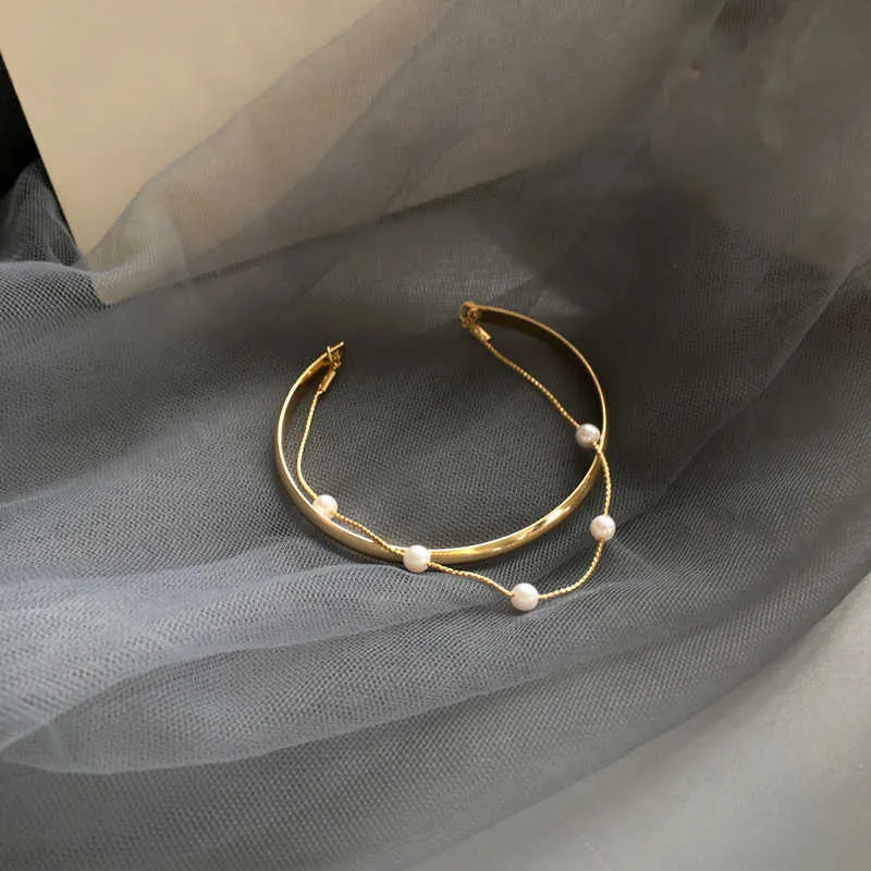 Модный ювелирные изделия металлические манжеты браслет популярное стиль золотое покрытие, смоделированное круглая белая жемчужная цепная браслет для женщин подарки Q0719