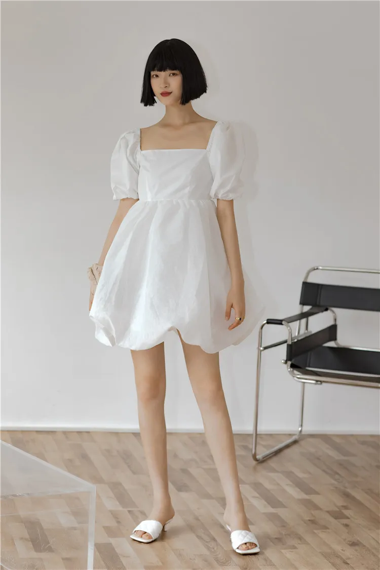 Vestido de verano con manga abullonada blanca, mullido, corto, con cuello cuadrado, vendaje, sin espalda, minidiseñador casual, moda 210427