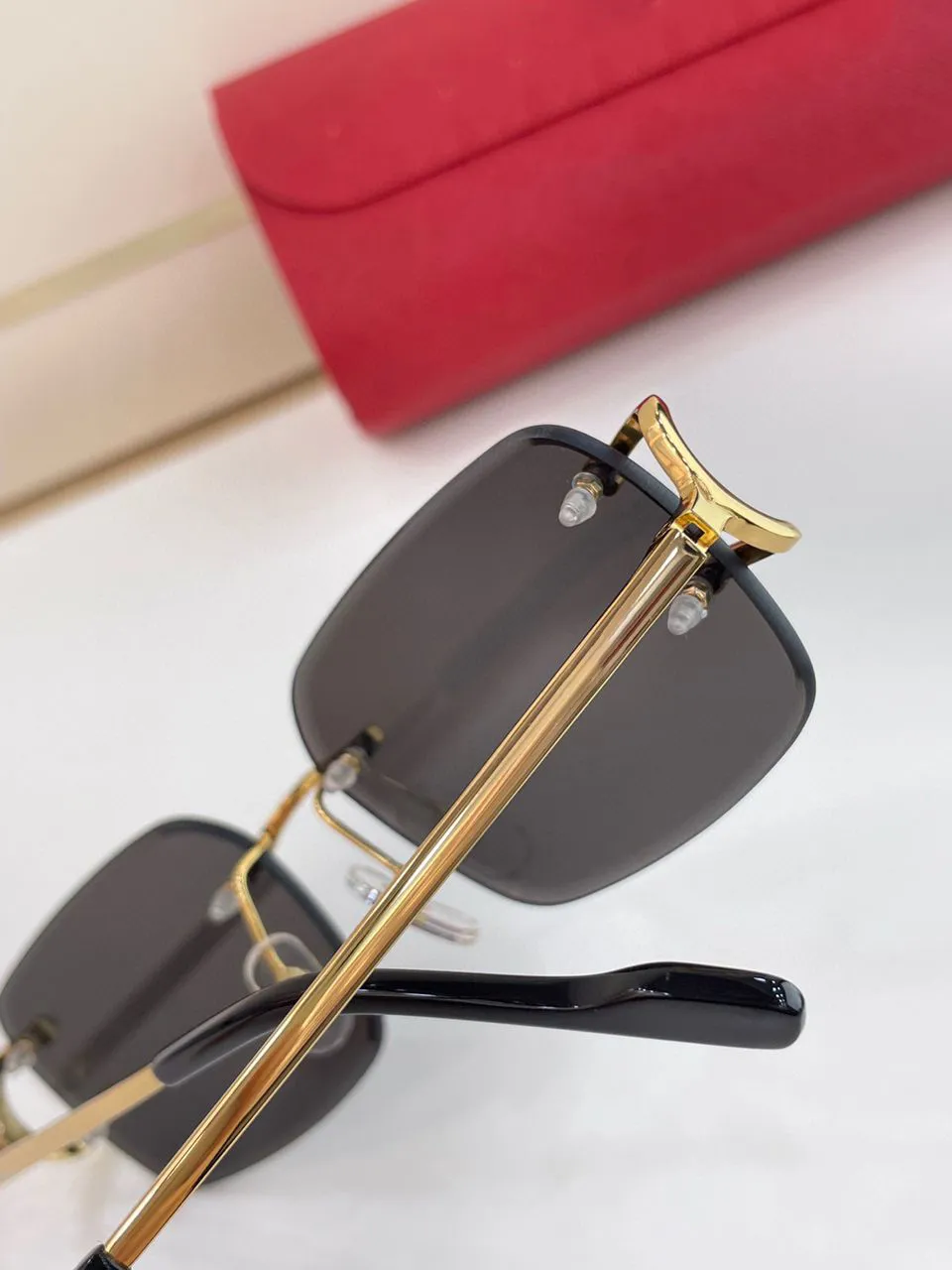 Dameszonnebril voor dames Heren Zonnebril Heren 0962 Modieuze stijl Beschermt de ogen UV400 Lens Topkwaliteit met hoesje 35261e
