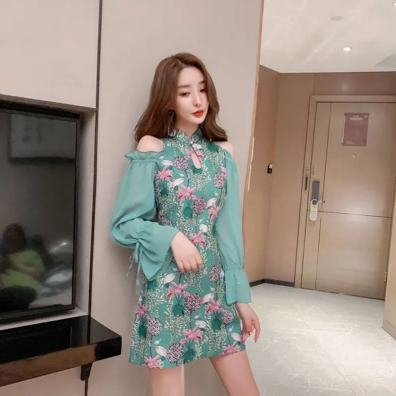 Femmes printemps automne chinois amélioré Cheongsam imprimé robe en mousseline de soie épaules dénudées manches évasées coupe ajustée Mini ML621 210506