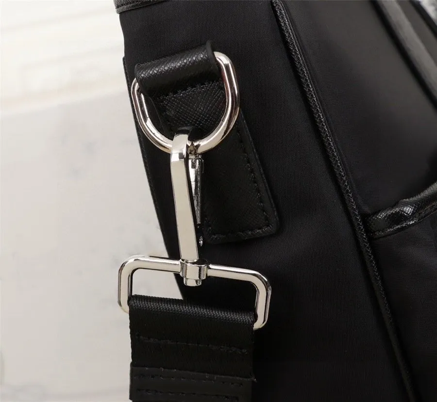 Herr Black Waterproof Nylon Designer Portfölj Laptop Bag stor kapacitet Klassisk Fashion Office Handbag2589