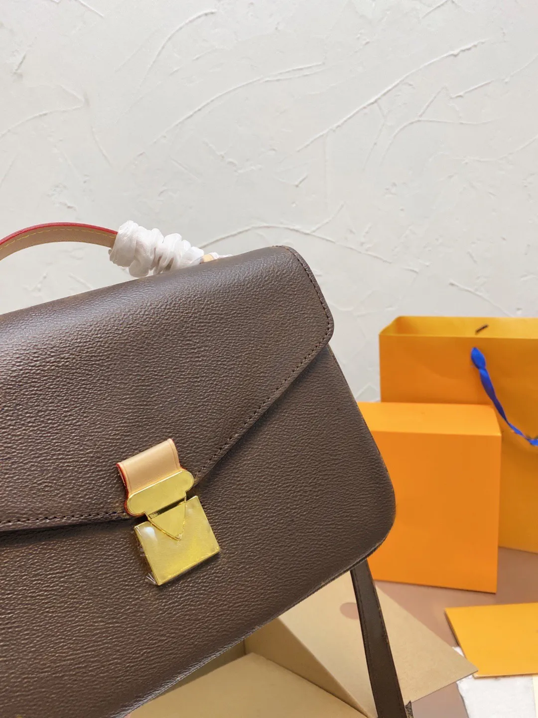 Shoulder Bags All-match Messenger Women Handbag Underarm Flap High Quality Crossbody Leather Shopping Designer Wallet 1027