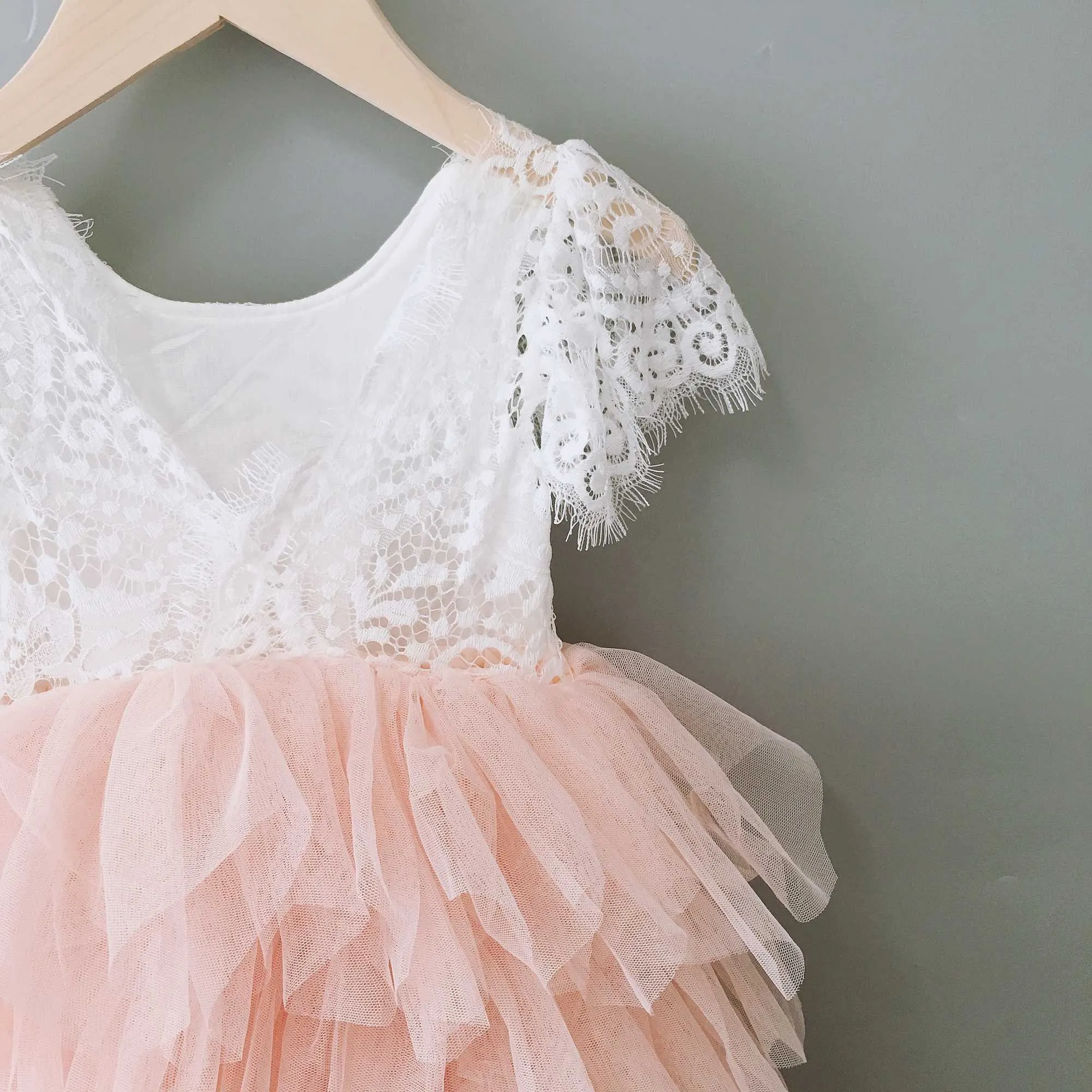 Sommarflickor Fluffy Lace Dress for Kids Fly Sleeve Toddler Baby Cake 1-10Y Birthday Blush Princess Prom 210529