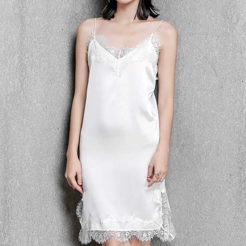 Elegante glänzende Sommerfrauenkleid Sexy V-Ausschnitt Spaghettibügel Spitze Patchwork verschüttete weibliche Kleider Plus Größe W186 210526