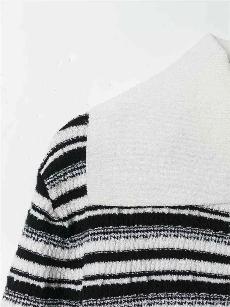 Причинные женщины Черно-белый Полосатый свитер Мода Дамы поворотный воротник вязаные топы уличные женские шикарные пуловер 210427
