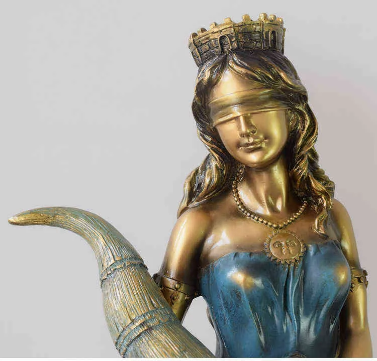С завязанными глазами статуя Фортуна - древнегреческая римская богиня состояния и скульптуры удачи в премиум-классном литой бронзе 211108