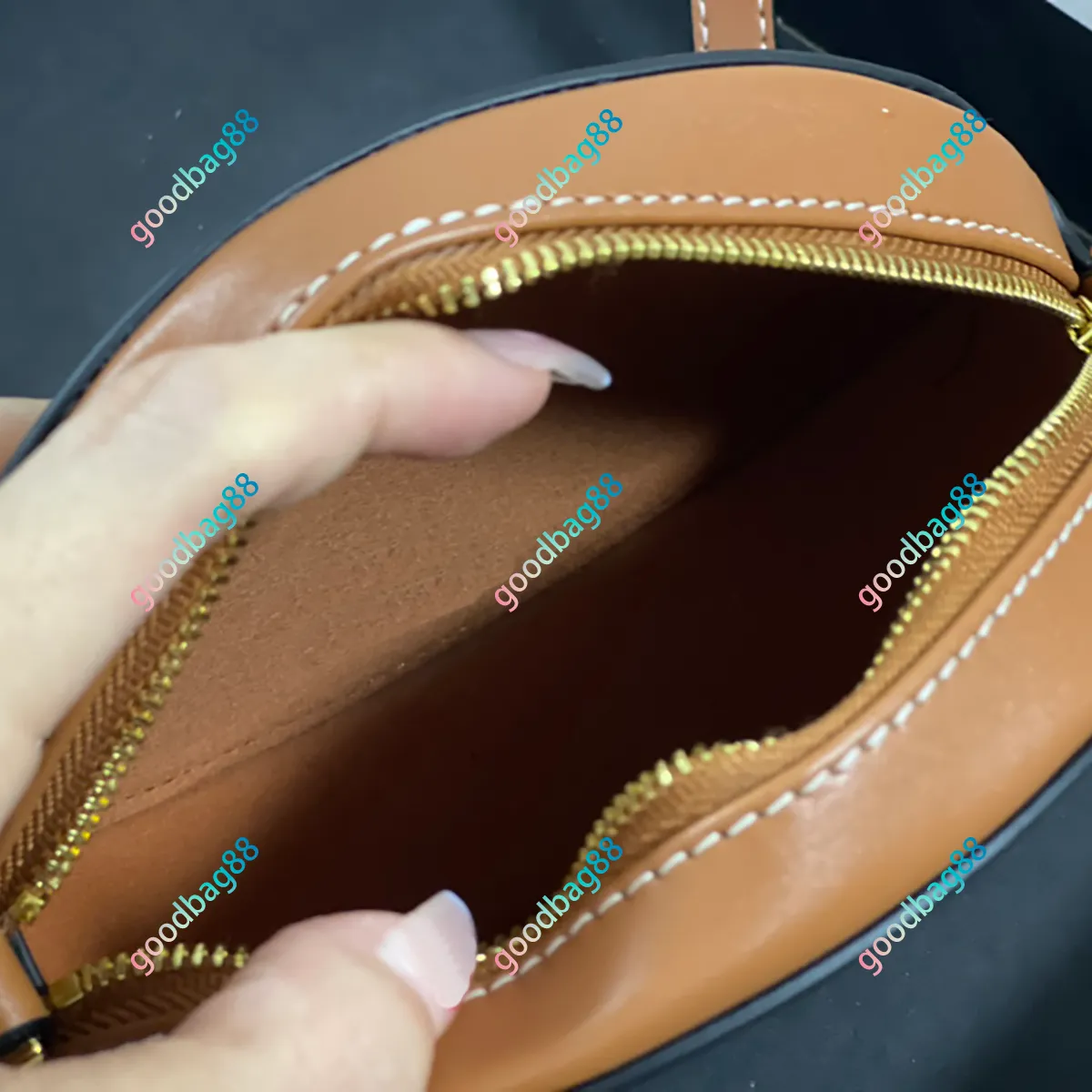 Womes Small Leather Goods Clutches Crossbody Oval Purse In Smooth Cowhide Designer Shoulder Bag Calfskin Lining Gold Metal Hardwar2745