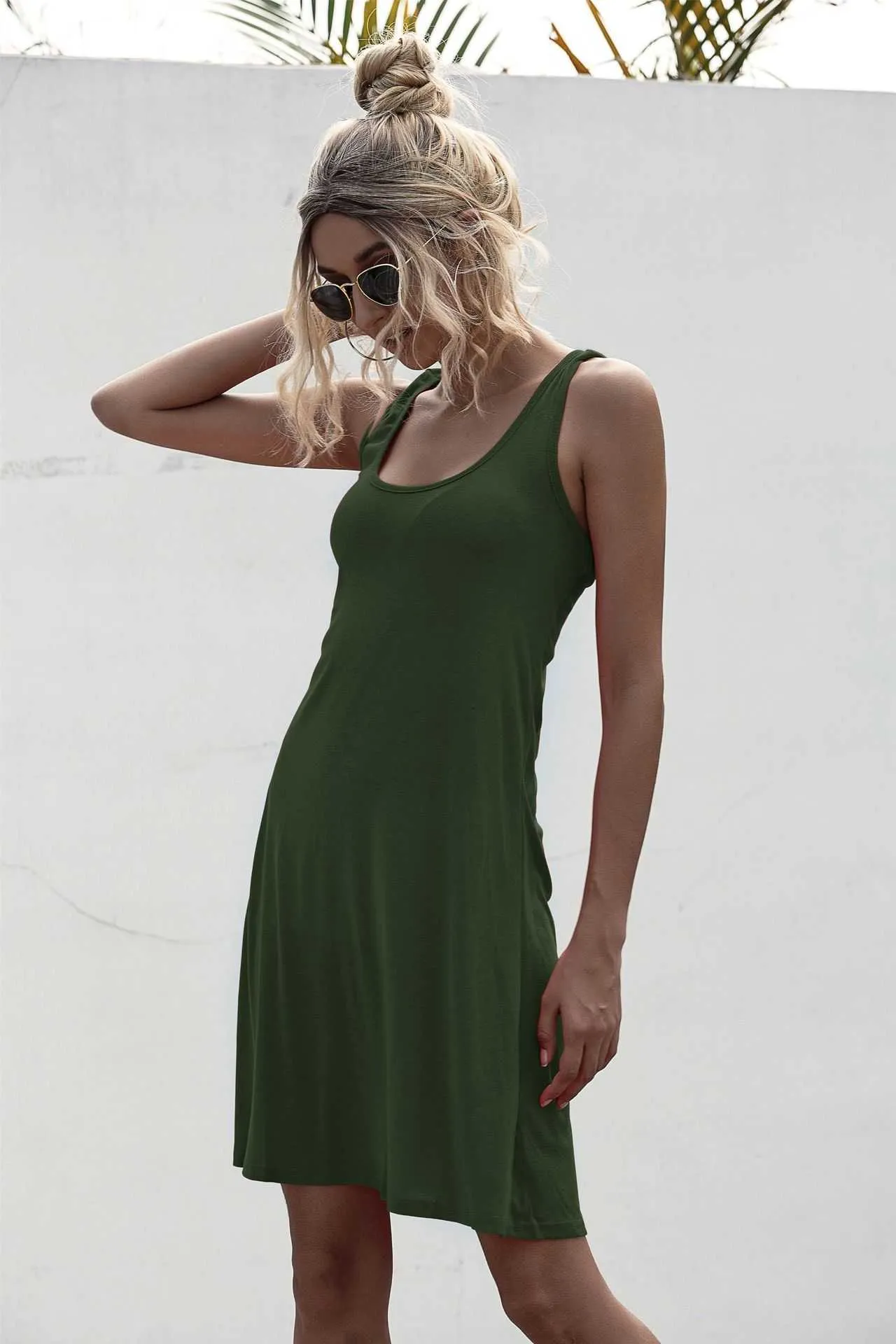 Vestido básico informal suelto para mujer, Mini vestidos femeninos de verano sin mangas con cuello redondo liso W9171 210526