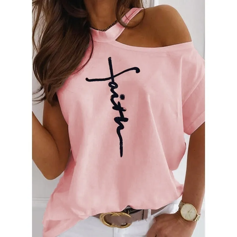 Été Sexy Off Épaule Femmes Mode Tops Lettre Imprimé O Cou À Manches Courtes Drôle T-shirt Lâche Casual Coton Pulls 210406