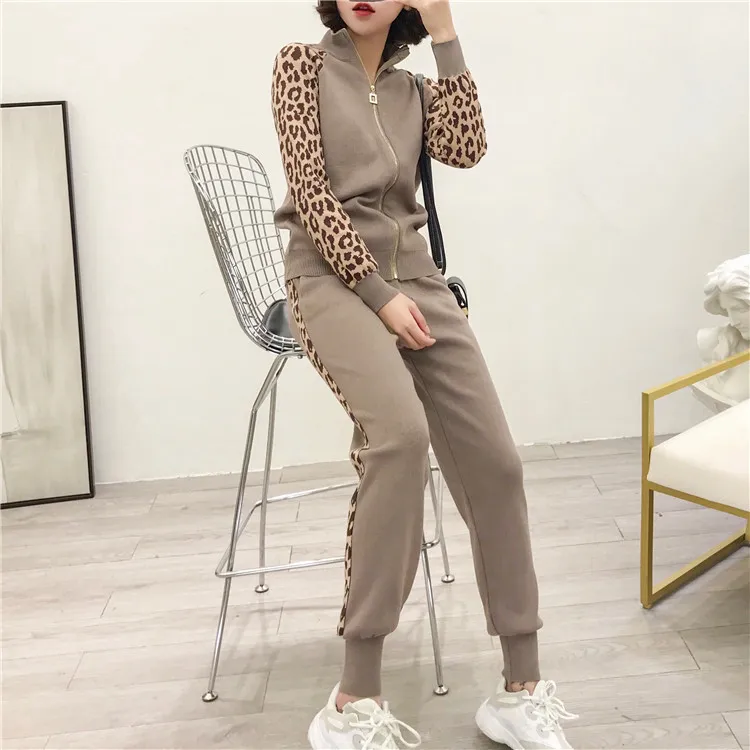 Zwei Stück Trainingsanzug Langarm Mantel und Hose Mode Leopard Patchwork Strick Casual Anzug Set Herbst weiblich Koreanisch 210331