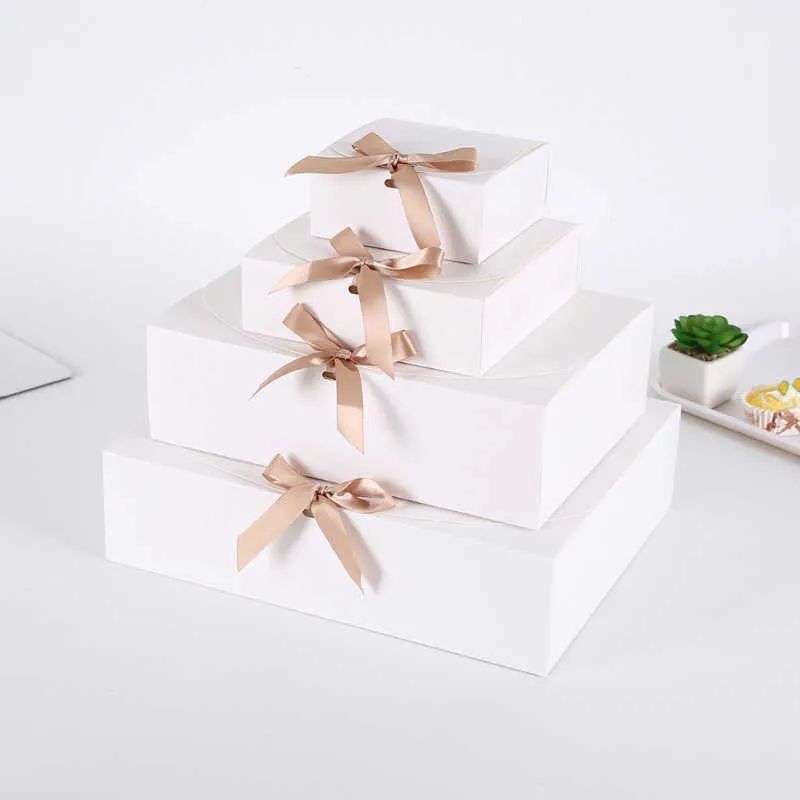 Boîte-cadeau en papier kraft blanc Boîte de rangement pour biscuits au chocolat et bonbons faits à la main Articles de fête Stockage de vêtements pour anniversaire Y0606285r