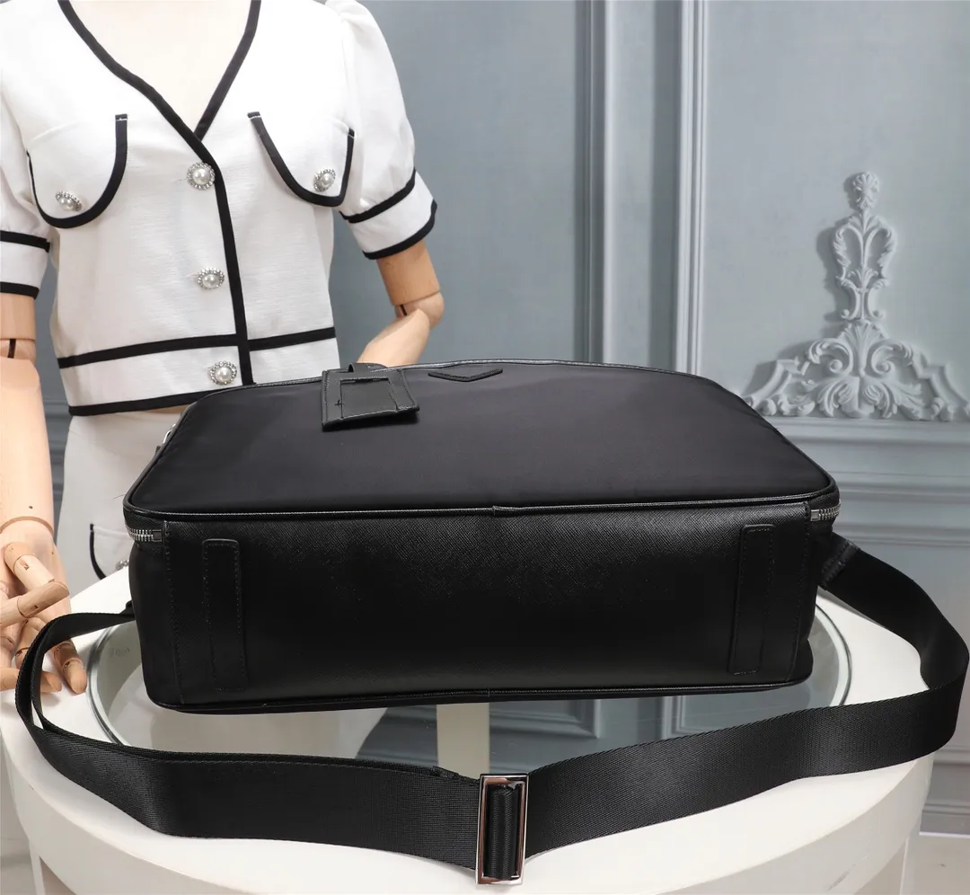 2021 남자 블랙 나일론 디자이너 서류 가방 고품질 노트북 가방 대기업 레트로 패션 사무실 핸드백 255b