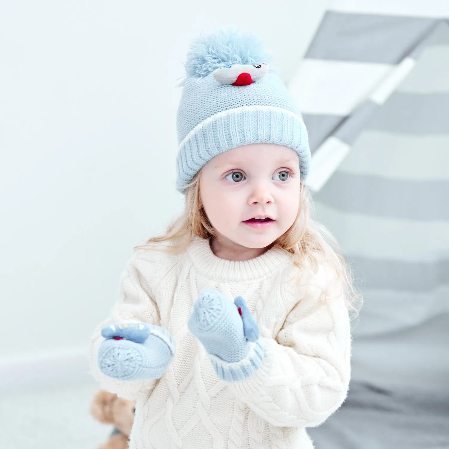 新しい冬の暖かい赤ちゃんの漫画飛行機ニット帽子ミトンセット子供の赤ちゃんウールのボールの帽子ビーニーグローブ子供の帽子+手袋/セット