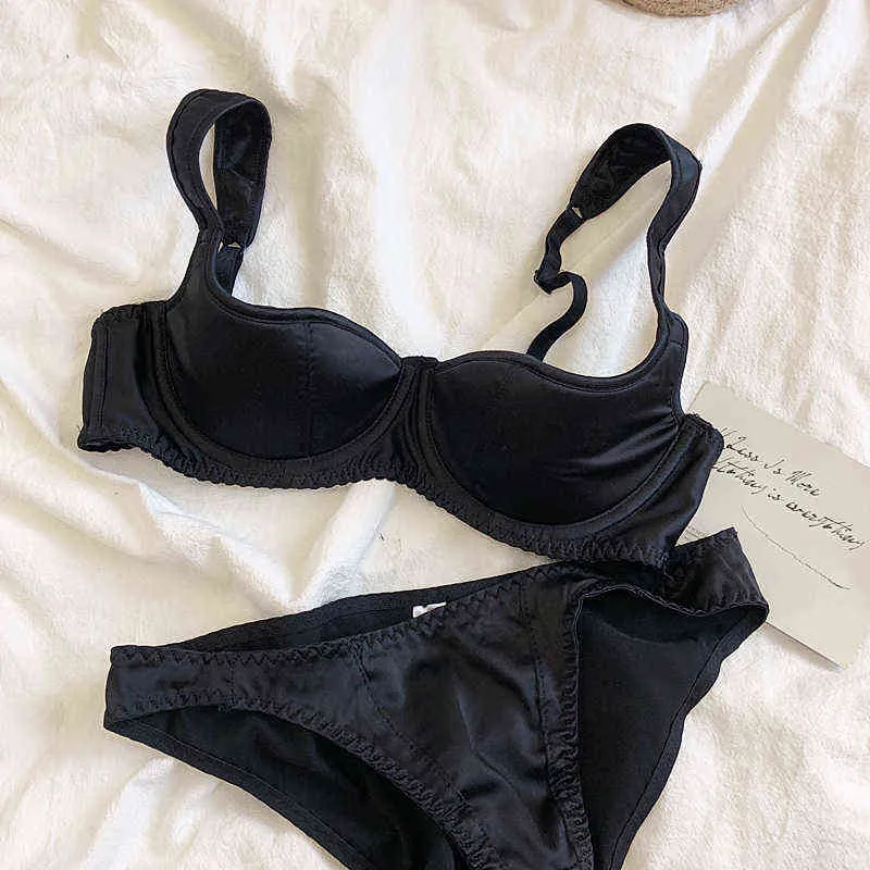 NXY sexy set Sexy petite demi-tasse sur le dessus de style rétro ensemble de sous-vêtements grande taille femmes soutien-gorge lisse avec anneau en acier push up lingerie et culotte 1202