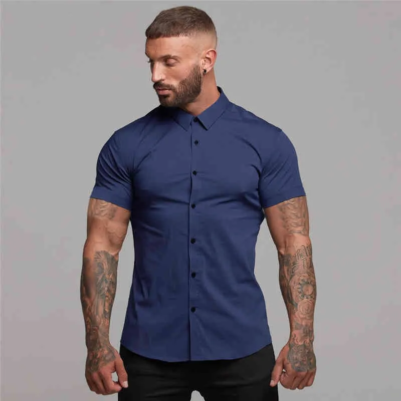 Zomer mode man korte mouw shirt effen fitness heren turn-down kraag super slim fit zakelijke jurk shirt knop knop gym tops 210421