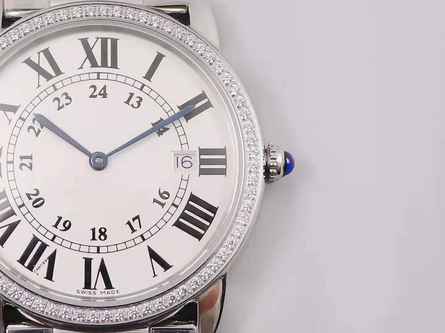 El moderno reloj de pareja de acero inoxidable es adecuado para la fiesta de bodas de los estudiantes, más destacado el primer recuadro TWAROVSKI205w