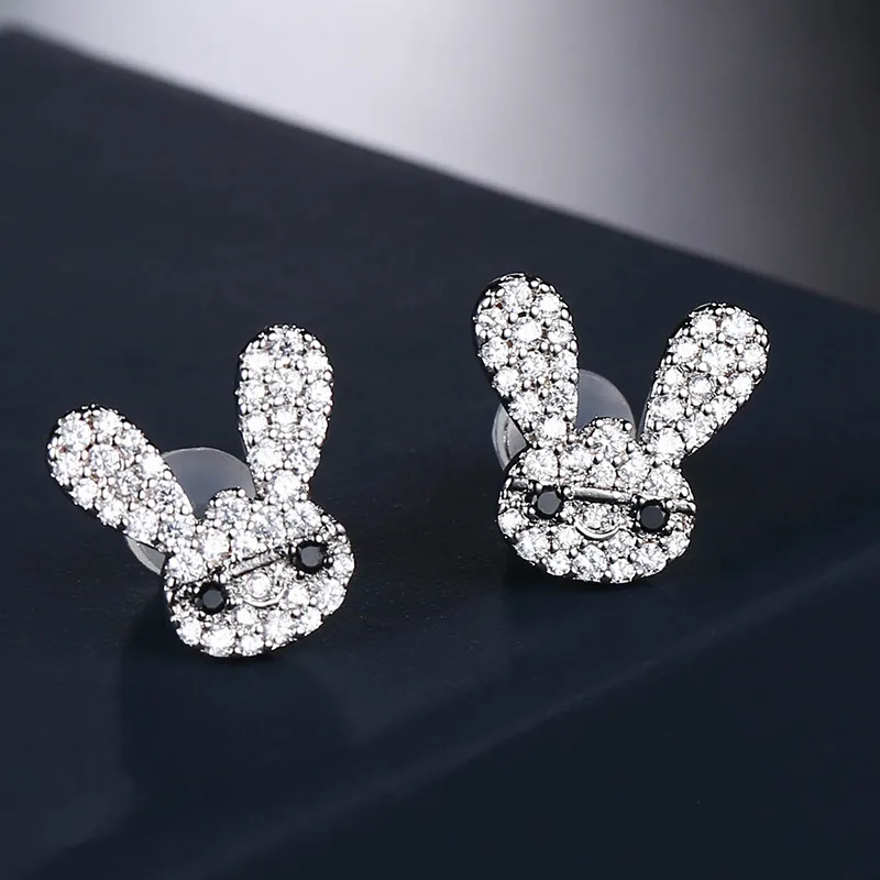 Moda Umgodly Marcas de Luxo Completo Cúbico Zircônia Pedras Cute Rabbit Stud Brincos Com Olhos Pretos Girl Yao Chen Collection