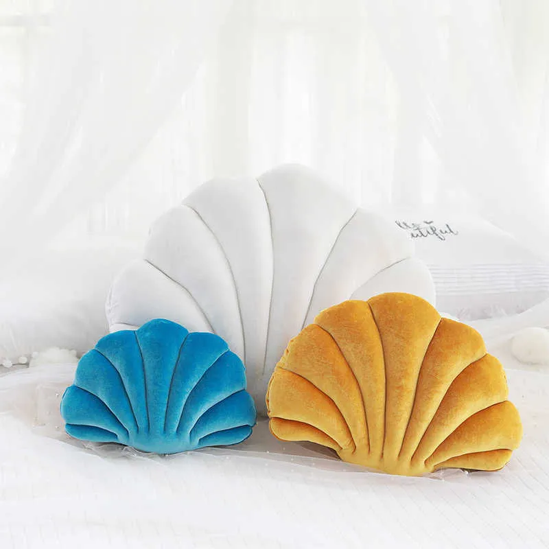 Fairy princess's Home Luxury Shell Stuffed Pillow Fantastic Velvet Pillow Sea Shell Home Decor Bed Sofa Cushion Decoration Gifts 210716