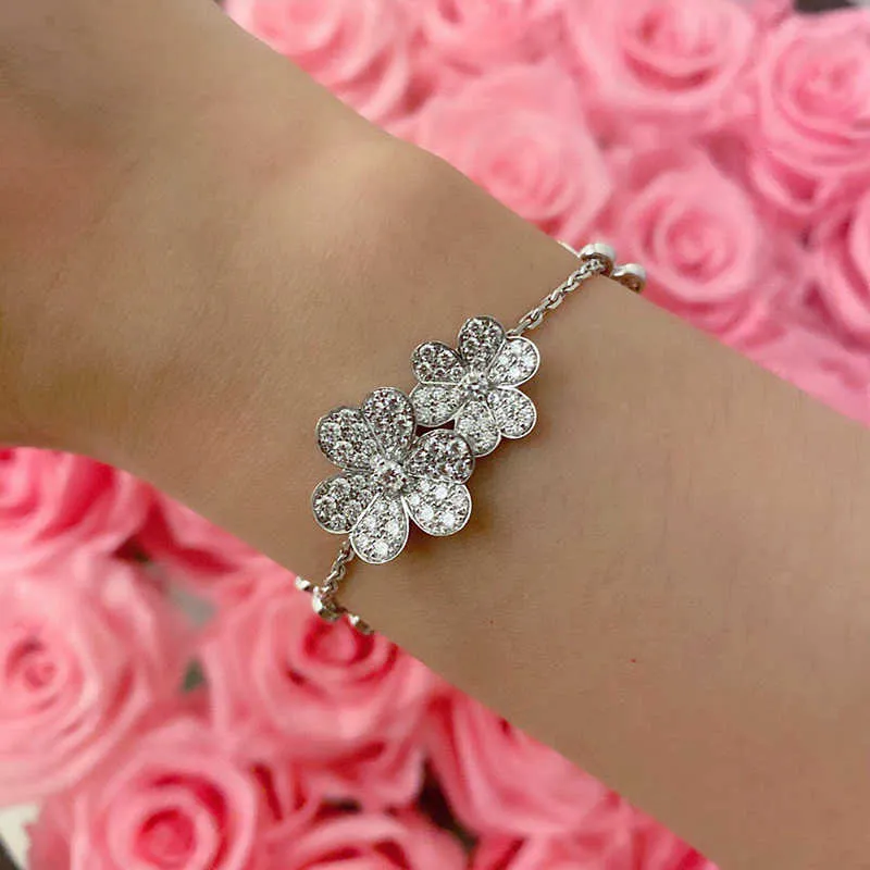 2022 Pure 925 Sterling Silver smycken Kvinnor Flower Cherry Armband Party Wedding Diamond Luxury Brand Top Quality Lock Cute2047540